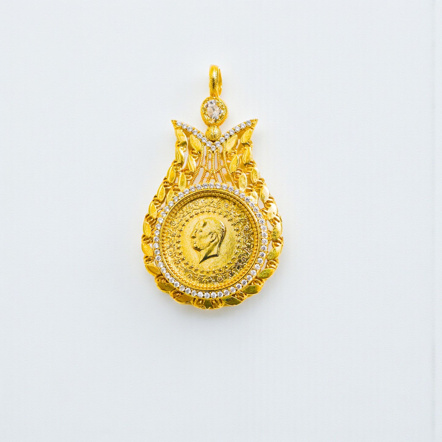 22 Ayar Altın Kaplama Yarım Altınlı Pullu Lale Çerçeveli Kolye Ucu