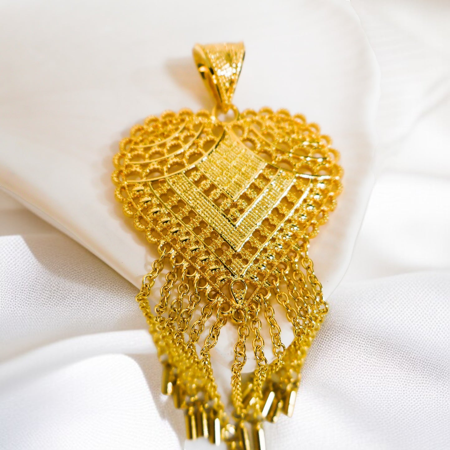 22 Ayar Altın Kaplama Hint Kolye Ucu | Zarif & Etnik Tasarım