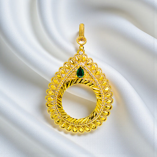 22 Ayar Altın Kaplama Zümrüt Taş Detaylı Pullu Damla Formlu Yarım Altın Uyumlu Kolye Ucu